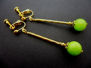 Authentic A PAIR GREEN PERIDOT JADE GOLD PLATED LONG DANGLY CLIP ON EARRINGS. .