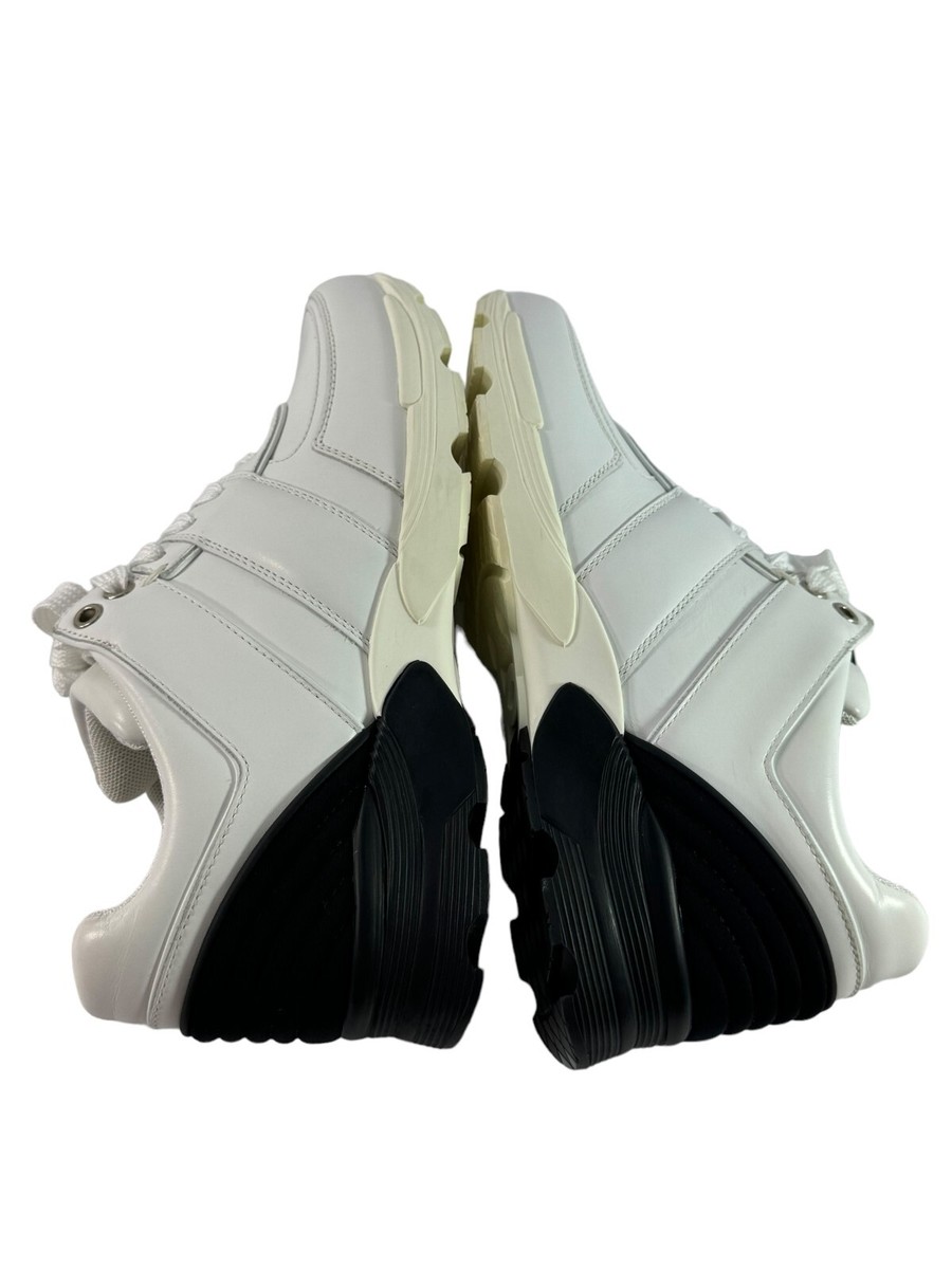 CHANEL バレリーナ37 $950 CHANEL White & Black Leather Cal/Neoprene CC Low Top