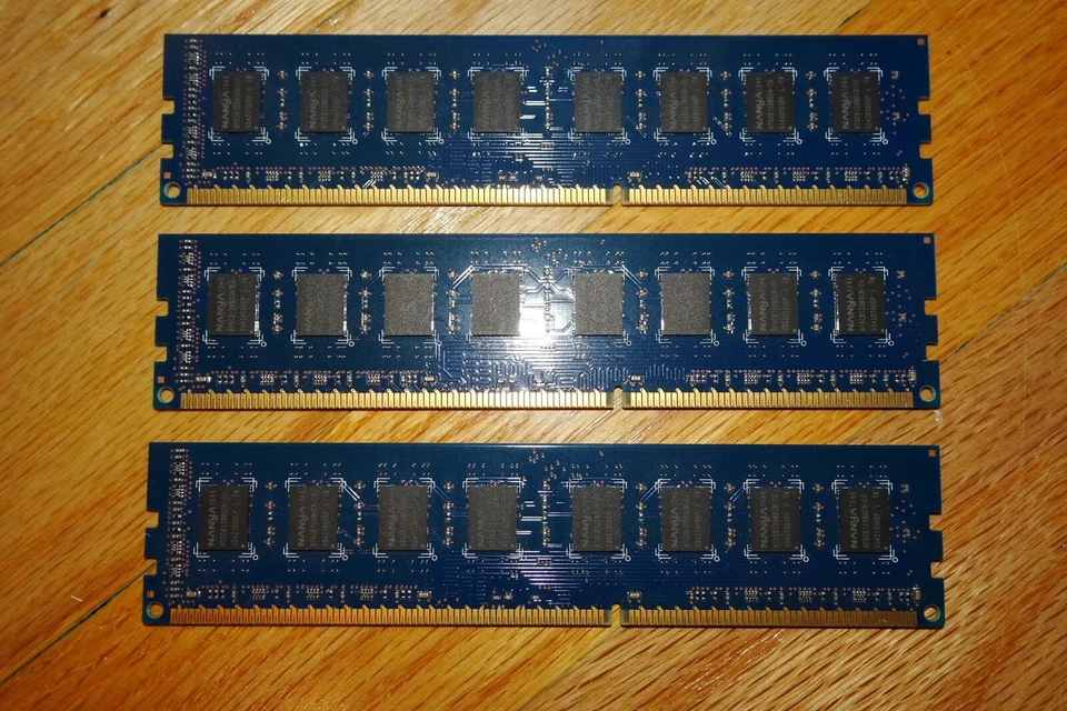 Nanya 2GB 2Rx8 PC3-10600U-9-10-B0.1333 NT2GC64B8HC0NF-CG Memory Ram Sticks x3 - Image 3 of 3