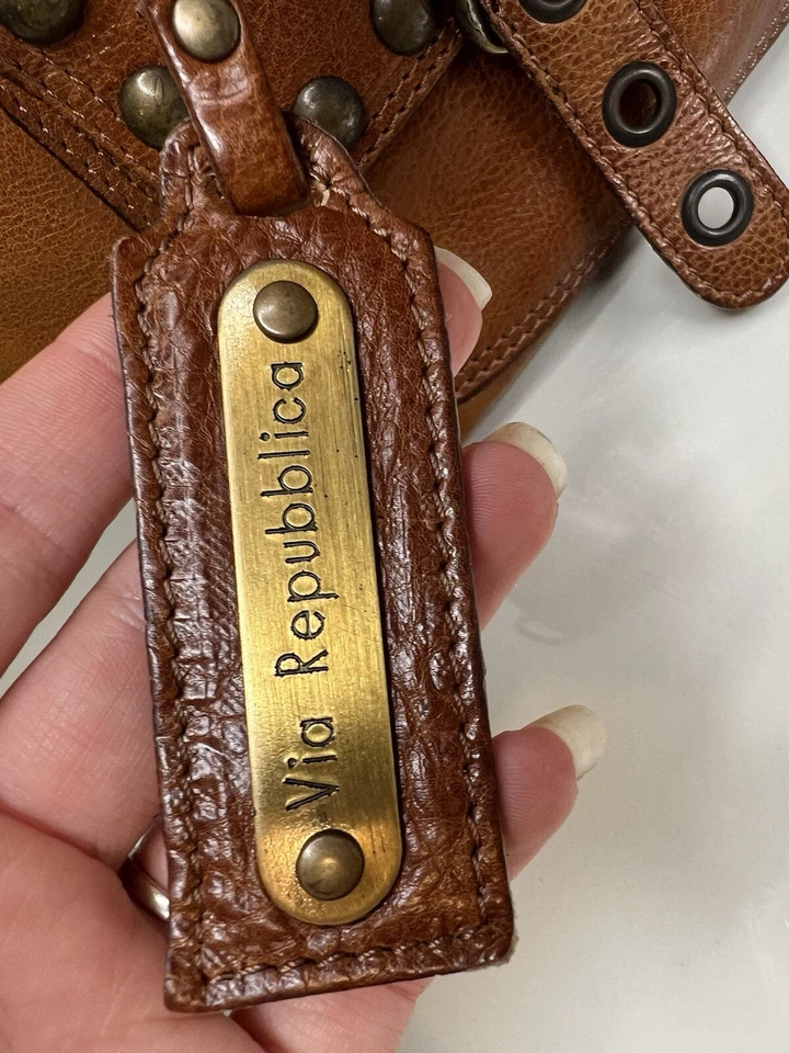 Via Repubblica Genuine Leather LARGE Handbag Purse Made In Italy Tan Brown Foto 3 de 4