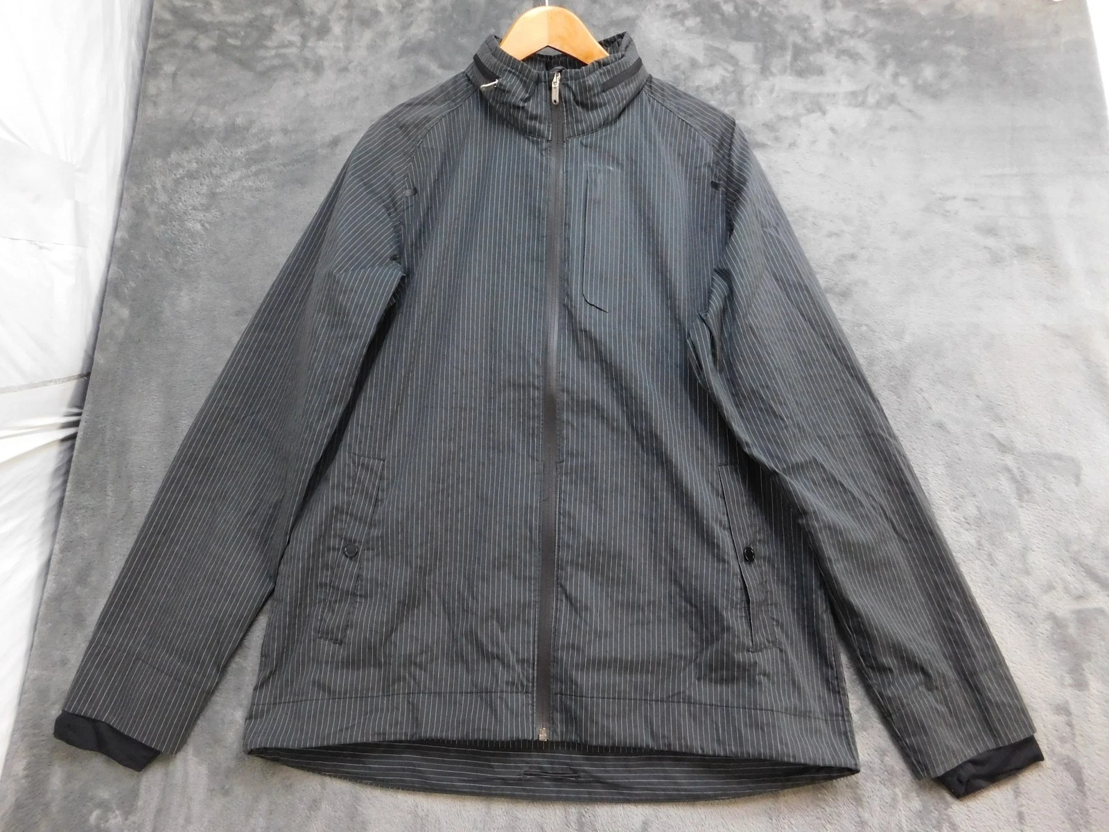Lululemon Mens XL Pinstripe Full Zip Jacket Black Gray Vent Back Pockets - product detail image 1