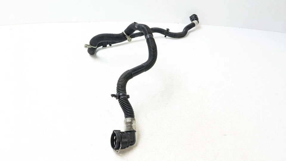 TESLA MODEL 3 WATER COOLANT HOSE PIPE 107759500C 2019 - Image 4 of 4