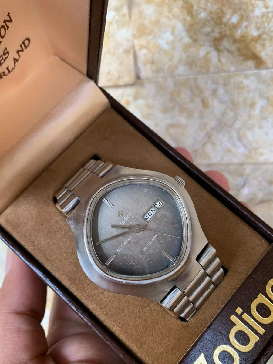 VINTAGE ZODIAC SST 36000 WATCH AUTOMATIC CAL 86 REF 862.976 W BOX
