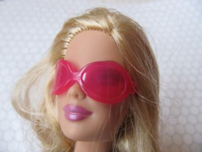 Barbie Doll Model Muse Glam Life Dream House Sunglasses