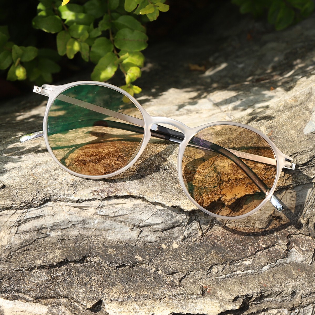 Retro Oval Reading Glasses Photochromic Brown Sunglasses  display picture 1