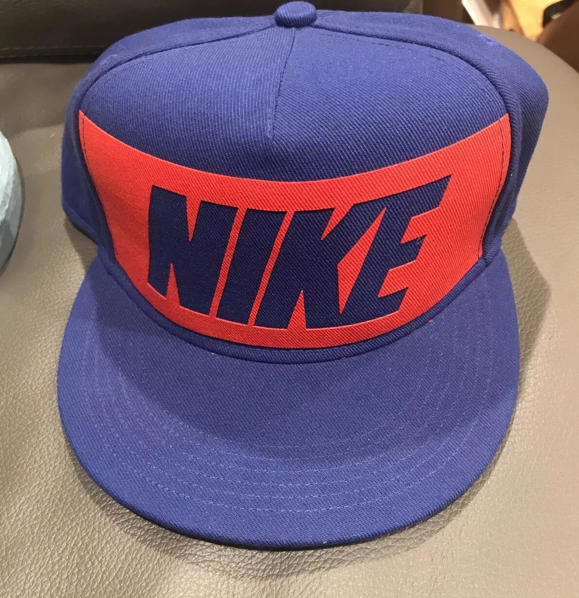NIKE TRUE SNAPBACK HAT CAP ENGINEERED TO SPECIFICATIONS OF