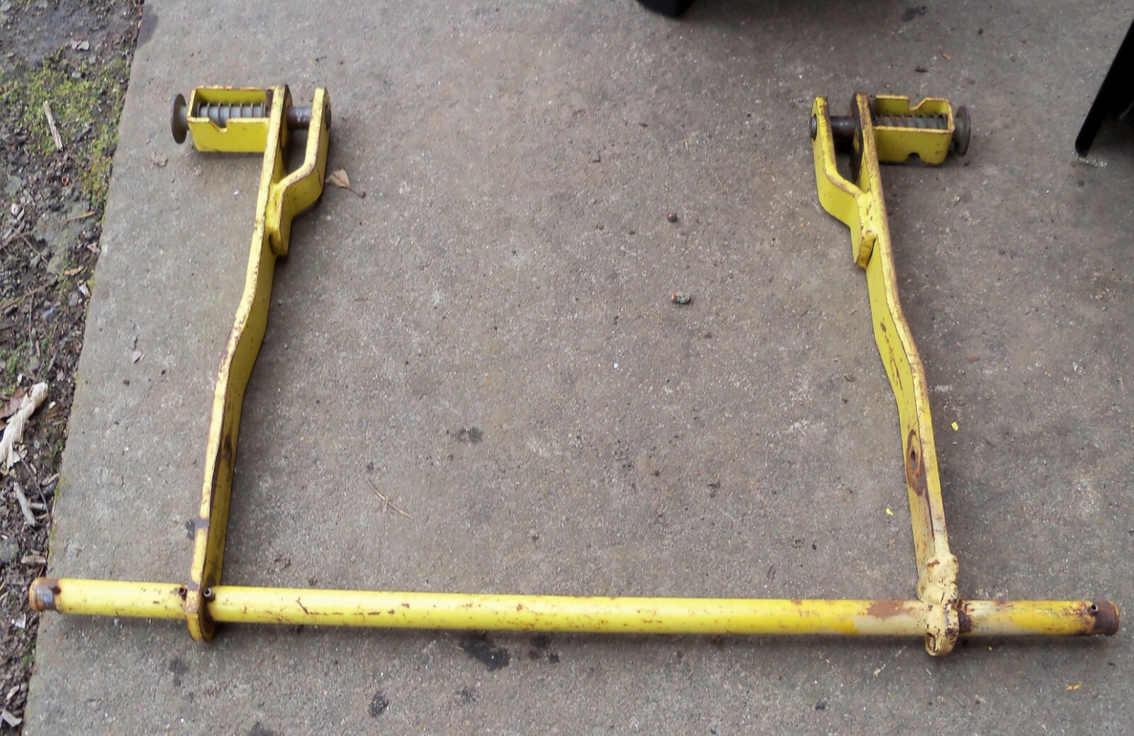 John Deere 316 318 322 330 332 46 50 Deck Rear Draft Arm Set | eBay