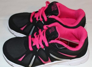 danskin tennis shoes