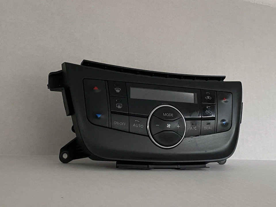 Nissan Sentra 2018 2019 unidad de control de clima calefacción aire acondicionado temperatura climatización Foto 3 de 4