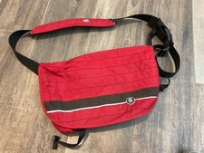 Crumpler Umhängetasche „Hairy Lee“ rot schwarz ca. 45x30cm