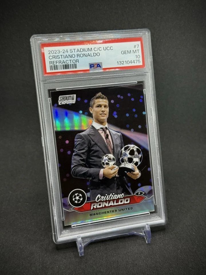 Christiano Ronaldo 2023 Topps Stadium Cromo UCC Refractor PSA 10 Hombre U Foto 2 de 3
