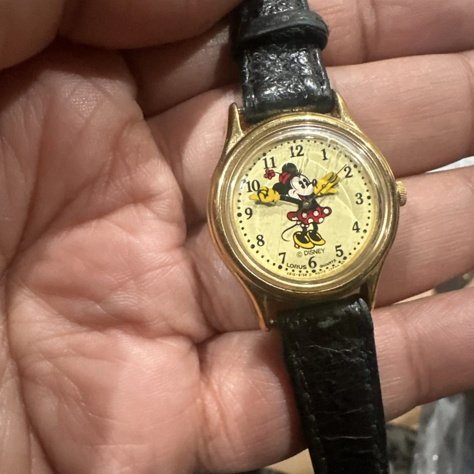 Reloj Disney Lorus vintage funcionando para mujer tono dorado esfera Minnie Mouse 26 mm ajuste 7 Foto 4 de 4