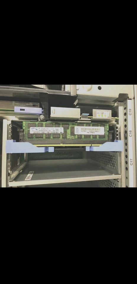 IBM P740 SERVER 8 CORE 3.3 GHZ 256G RAM 5 146GB SAS DRIVES - Image 2 of 4