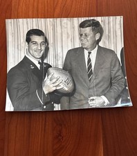 RARE! 1960 Press Photo President-Elect John Kennedy & Navy's Joe Bellino Heisman