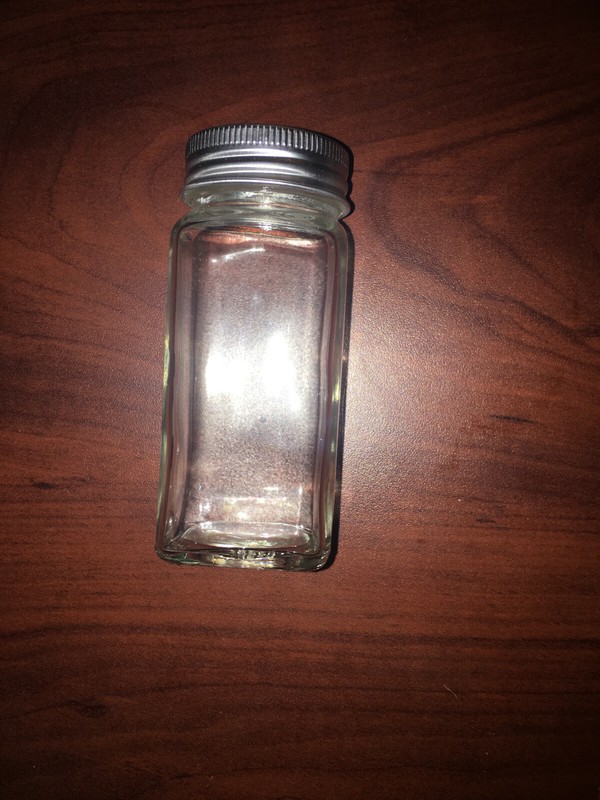 SET OF 5 - STONEKAE - GLASS SPICE JAR - SQUARE - 4 OUNCES - NEW