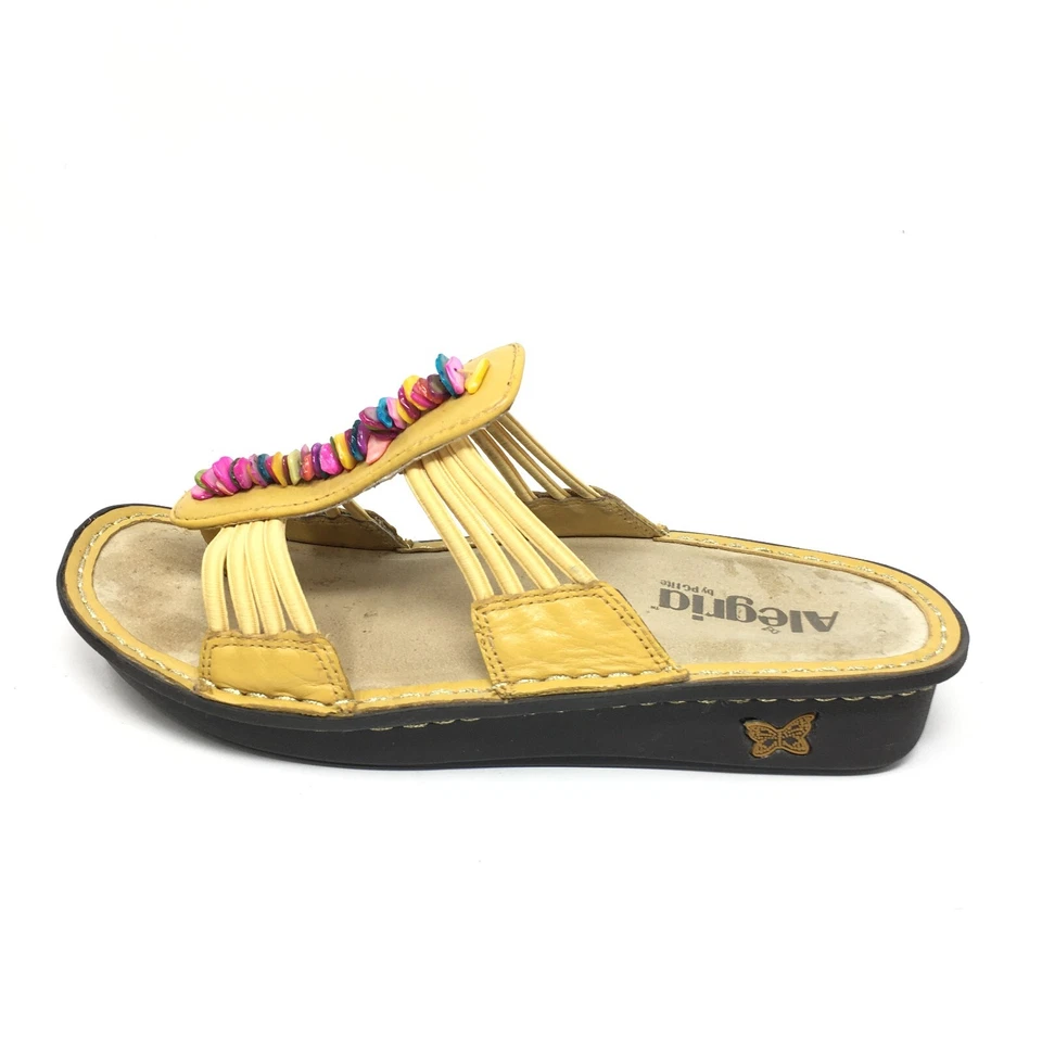 女士 Alegria Pisa 滑动楔形人字拖鞋 37 码 EU/7-7.5 黄色串珠 — 第 3/4 张图片