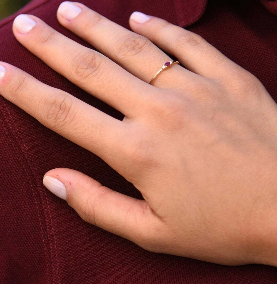 Rubin Goldring 14K Oval Schliff 0,12ct 2 Diamanten 0,02ct Brillanten 585er VS G - Bild 4 von 4