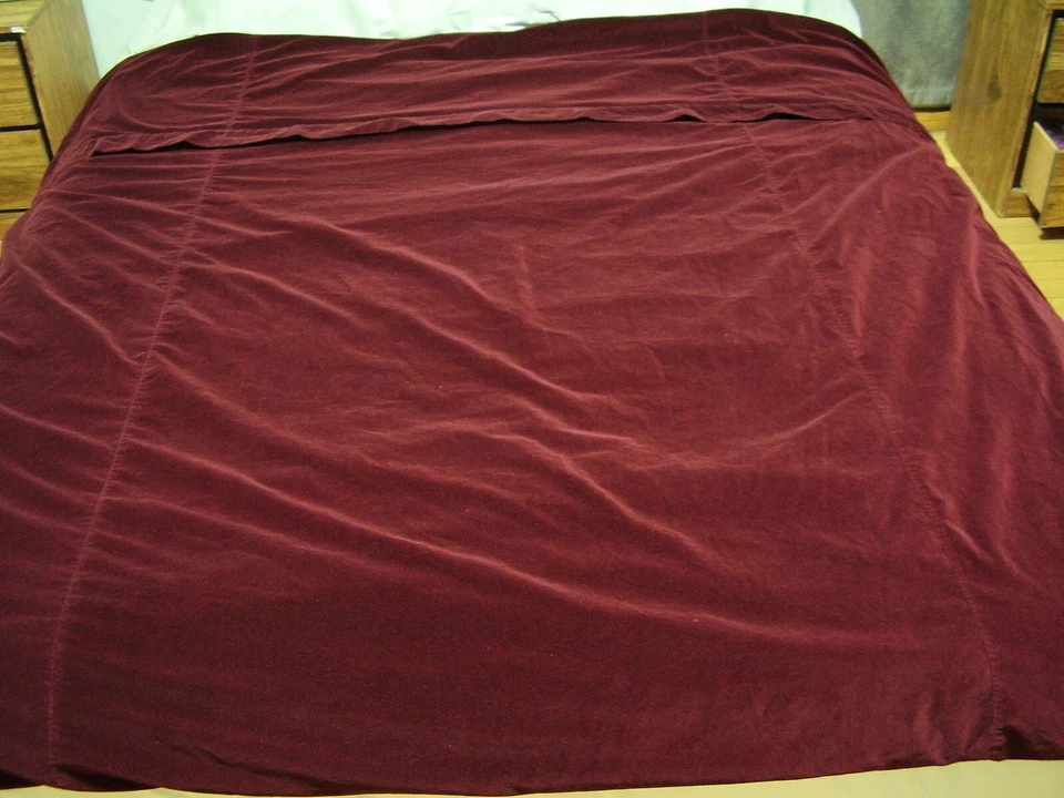 Velvet Duvet Cover, 78 x 82 in, Knotted button up - Image 2 of 4