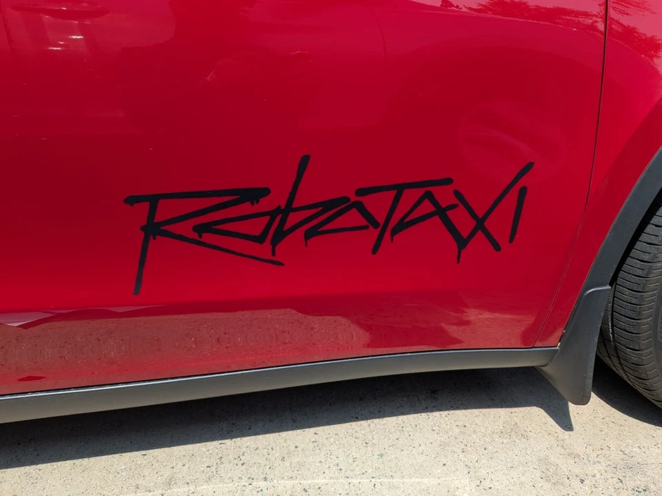 Edición limitada: calcomanía Robotaxi Foto 2 de 4