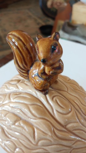 Vintage Squirrel On Top Of The Nut Container With Lid - Picture 4 of 13