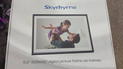 Skyrhyme Canvas Plus 15''  Smart Picture Frame - Powered by Frameo