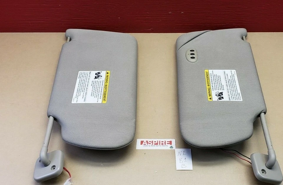 Juego de parasol Ford Flex 2009-2012 con espejos retrovisores iluminados cubiertos y Homelink OEM Foto 2 de 4