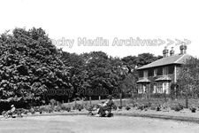 jjq-88 Grove House, The Grove, Saltwell Park, Gateshead, Co Durham. Photo