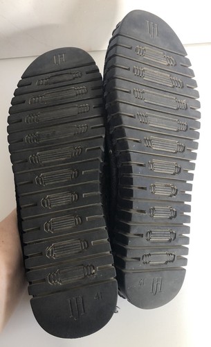 Suela de goma antideslizante superior perforada negra y negra Ilse Jacobsen Flats 41 - Imagen 7 de 7
