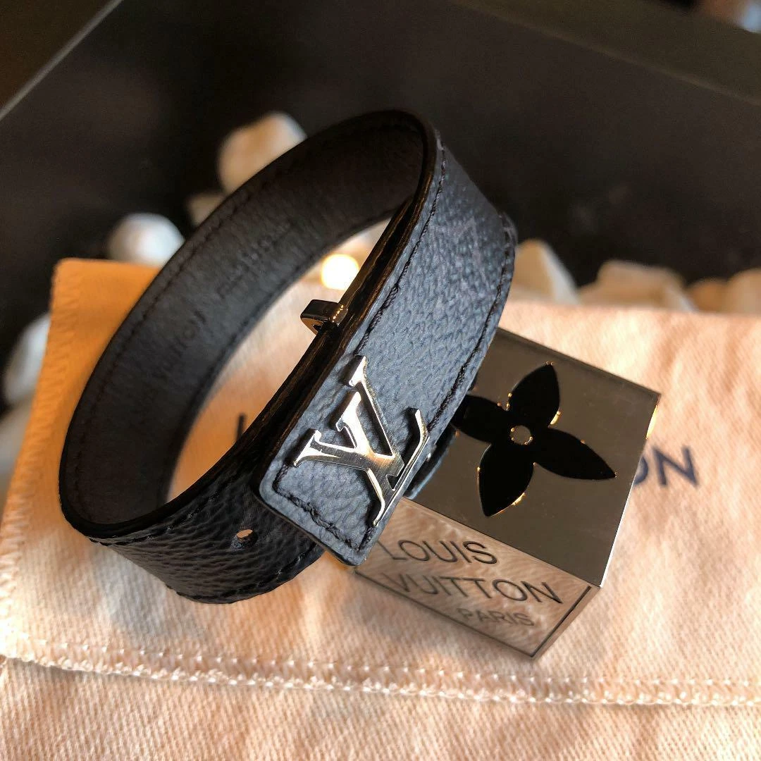 Chi tiết với hơn 59 về leather bracelet louis vuitton cdgdbentre.edu.vn