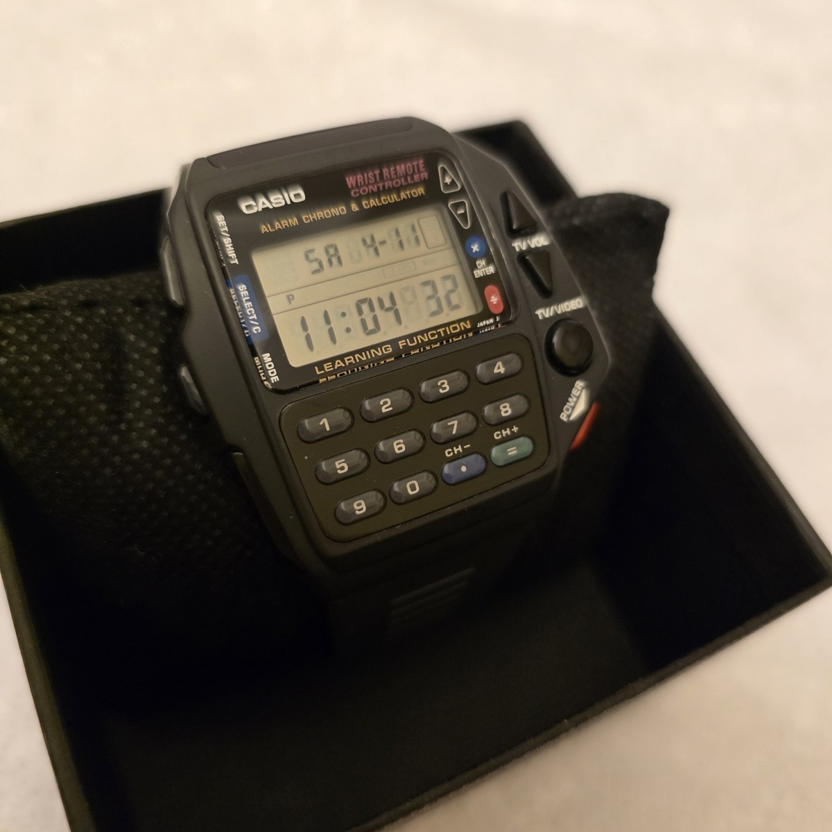 Casio Watch CMD-40B 1175 Wrist Remote Control TV Calculator