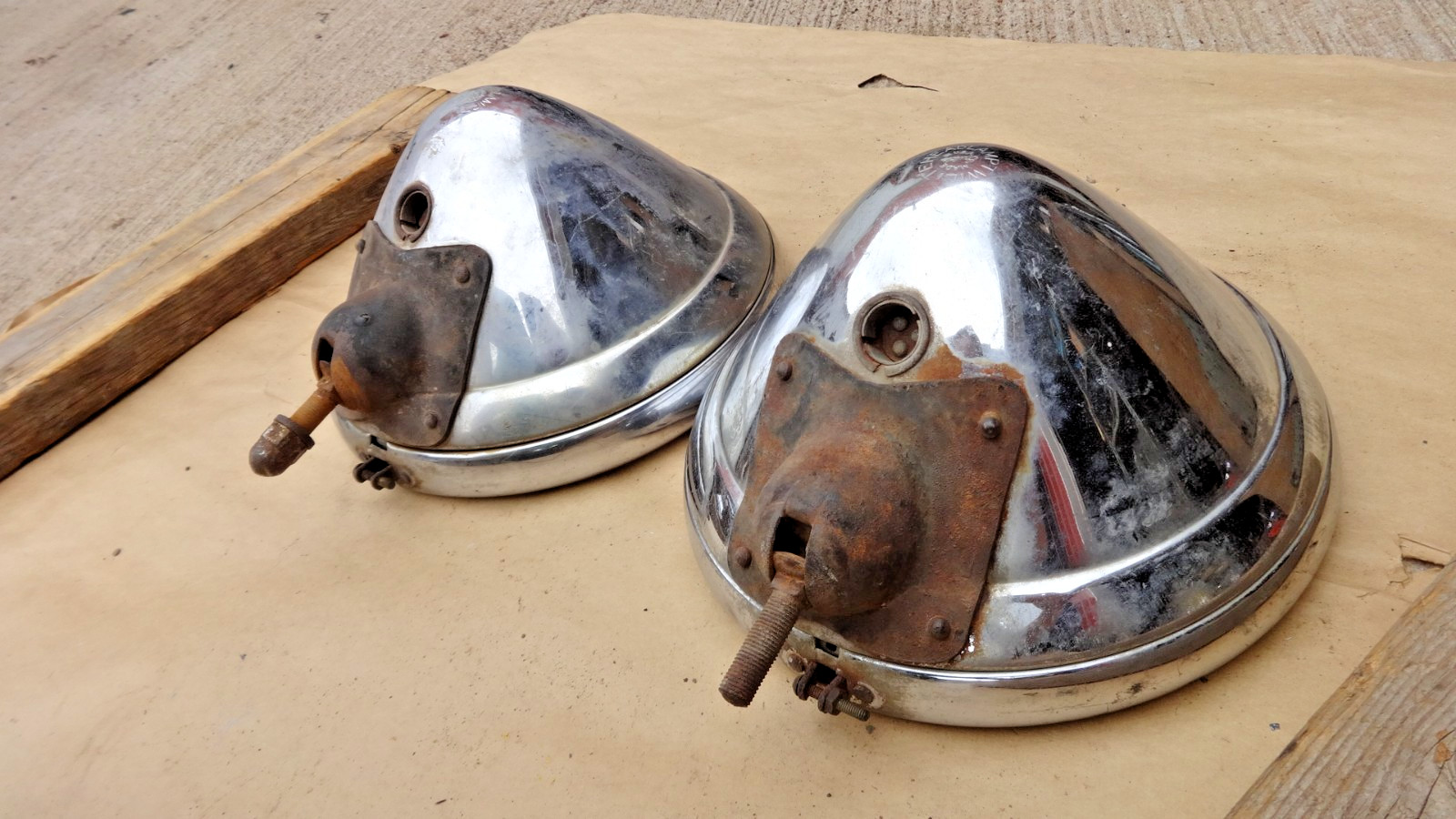 1931 Chevy HEADLIGHT ASSEMBLIES Original GM GUIDE TWILITE pair