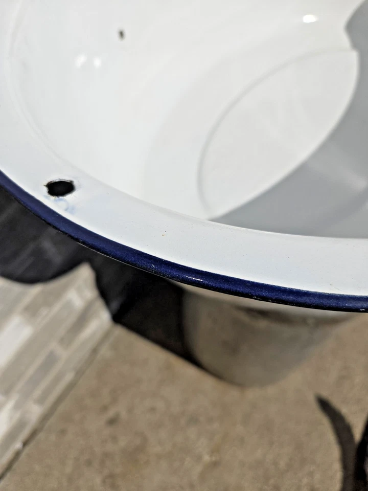 Large Enamel Ware Tub Basin Oval Wash Bowl 25 1/2 White Blue Baby Bath Farmhouse - Image 3 of 4