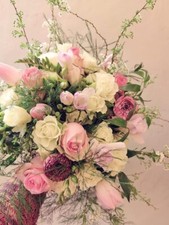 FRESH REAL FLOWERS Luxury Mothers Day Gift Bouquet Free Delivery