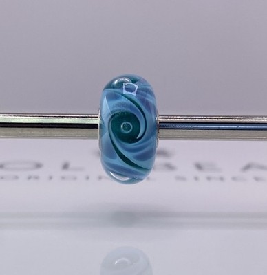 Trollbeads Unique Glass Bead Swirl Design in Ocean Blue & Aqua