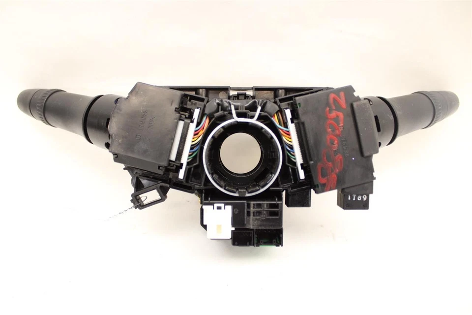 Mitsubishi Outlander Sport 2017 interruptor de columna 1388296 Foto 2 de 4