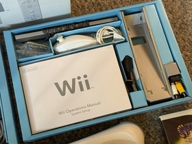 Nintendo Wii Console White Complete In Box with Extras + Games Vintage!