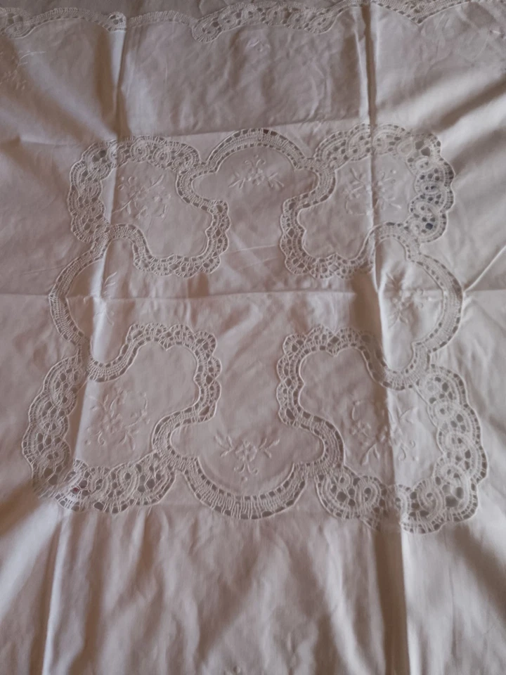 Nappe Carrée+ 4Serviettes Brodé À La Main Atelier De La Rinière Neuf Emballé - Photo 2/4