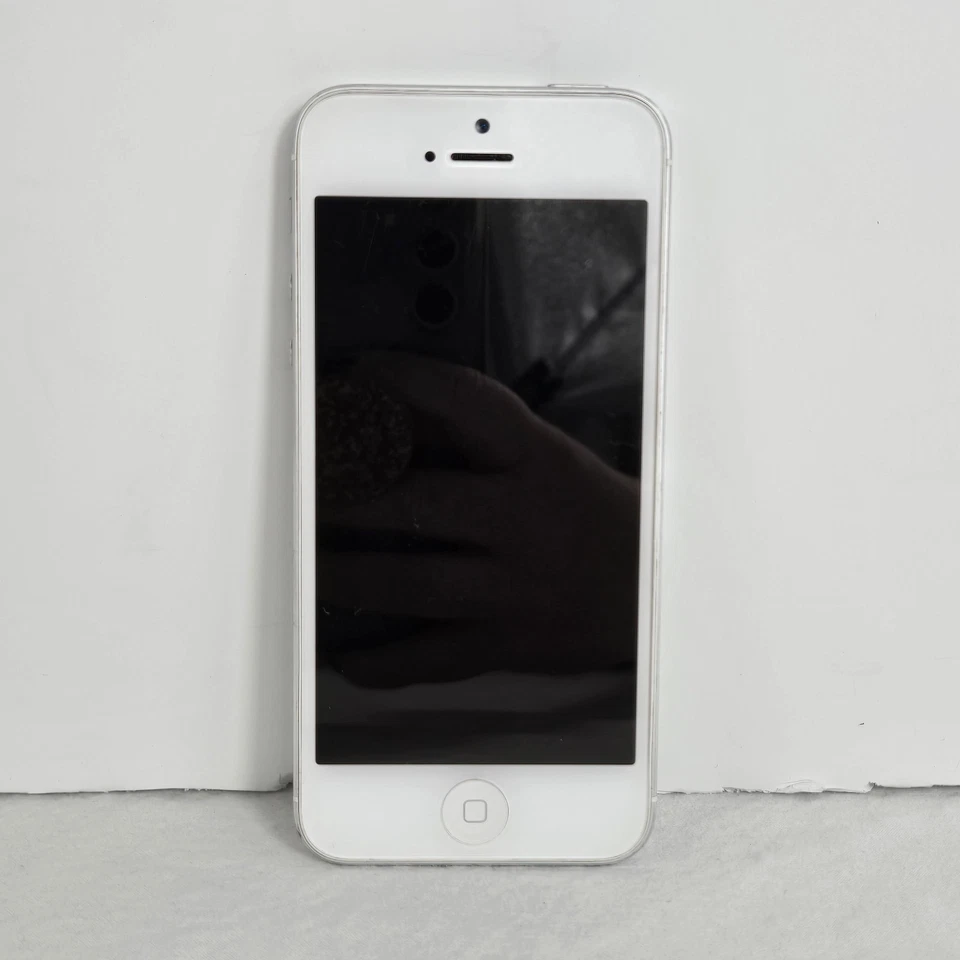 Apple iPhone 5 16GB White & Silver AT&T A1428 (GSM) -U57 - Image 3 of 4