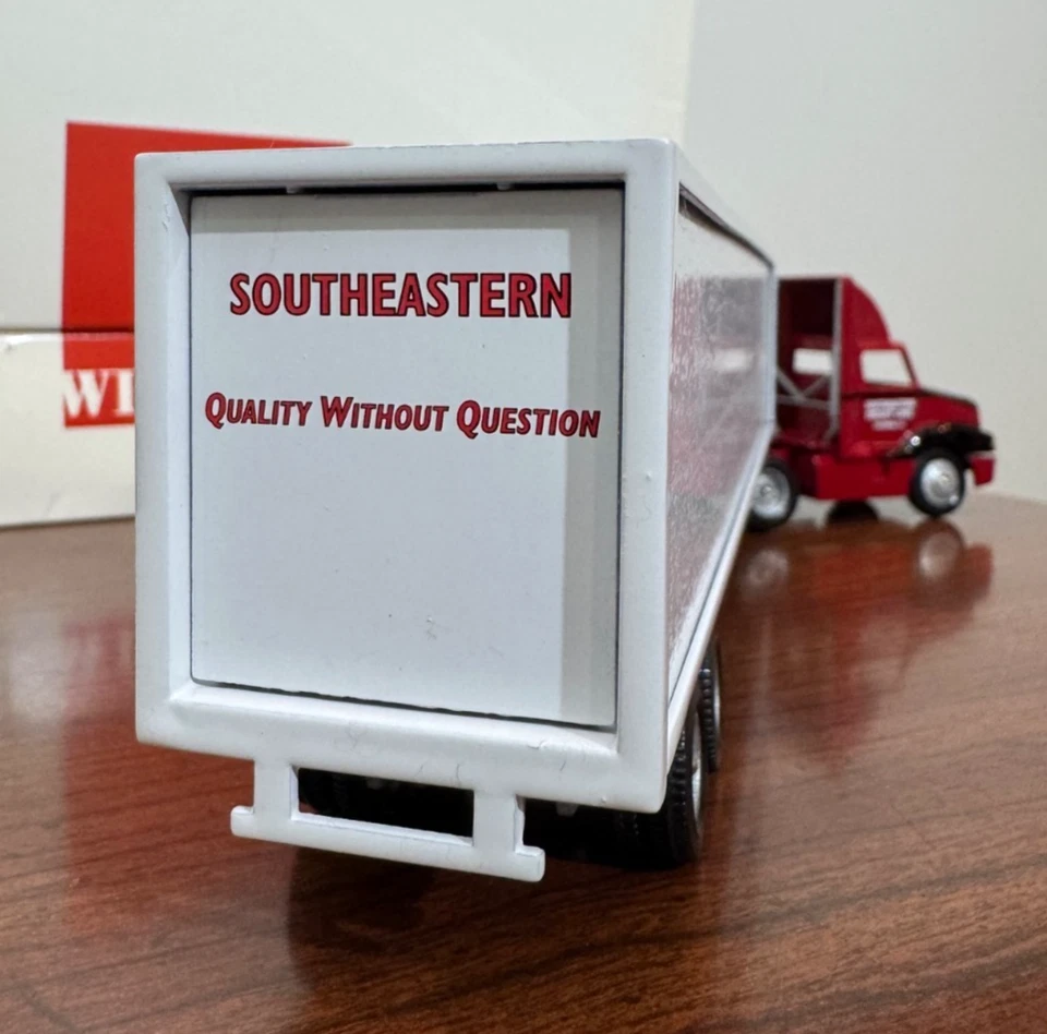 Southeastern Freight Lines 1998 Winross Truck - Image 4 of 4