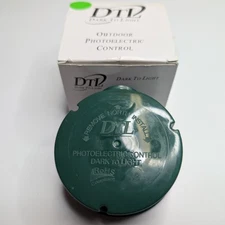 NOS DTL Dark to Light DSS124F Outdoor Photoelectric Control LED Ballast HID F7