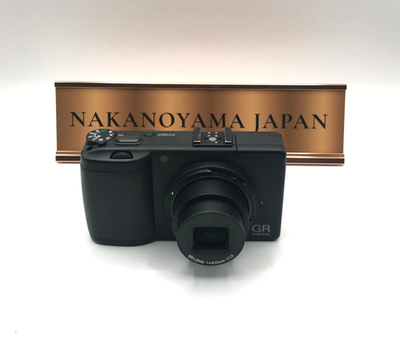 ￼RICOH GR DIGITAL III Blast from the past – Ricoh GR Digital III REVIEW – Big Street Guns