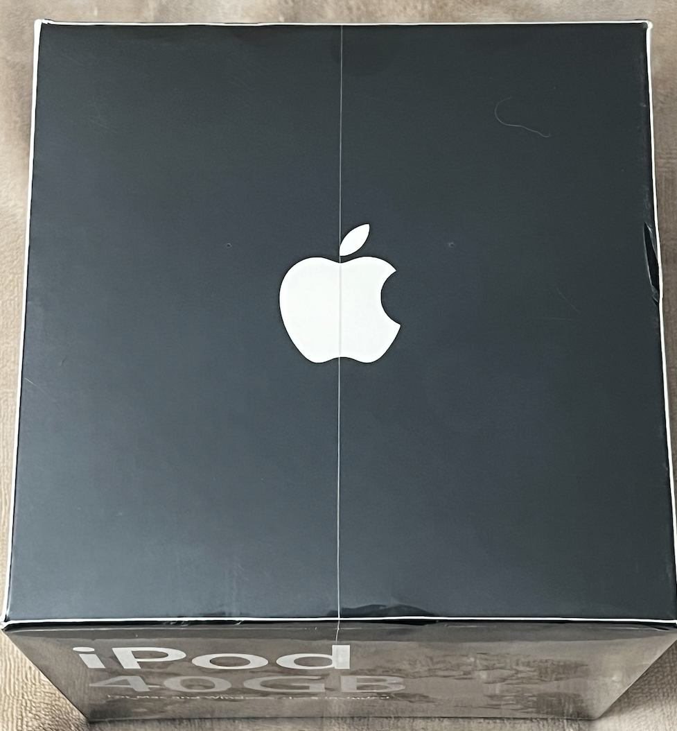 NEW IN BOX Apple IPOD 40 GB CLASSIC 3rd Gen M9245LL/A 2003