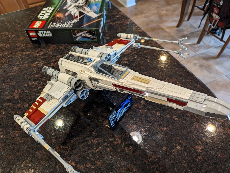 LEGO Star Wars UCS Red Five X-wing Starfighter 10240, 100% completo Foto 4 de 4