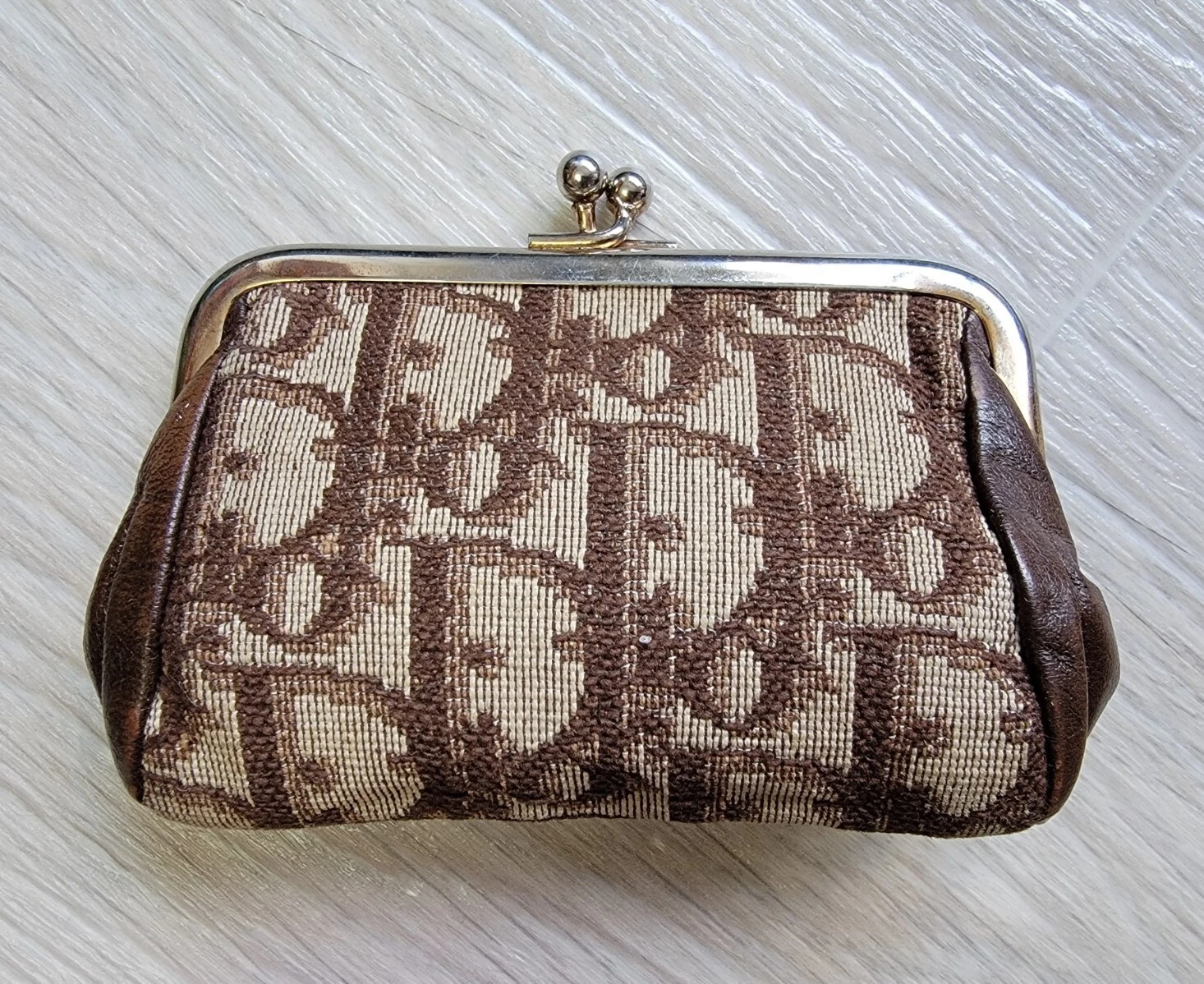 Sac à main portefeuille vintage authentique Christian Dior poche trotteur toile marron beige