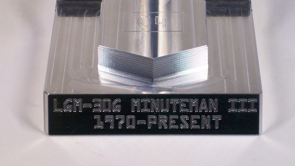 Misil Minuteman III miniatura de aluminio mecanizado CNC LGM-30G ICBM + silo 1:134 Foto 3 de 4