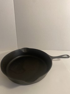 Early Lodge Cast Iron Skillet No 7 No Notch Unmarked Raised Number Not Seasoned Ebay