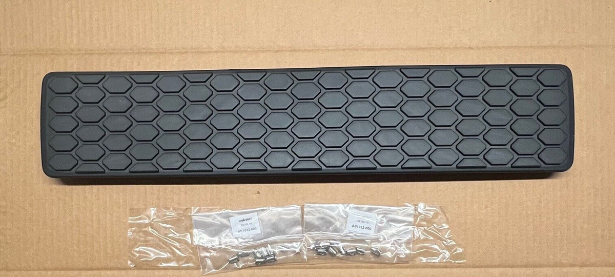 2013-2020 Dodge Ram 1500 2500 3500 MOPAR Side Step Pad Running