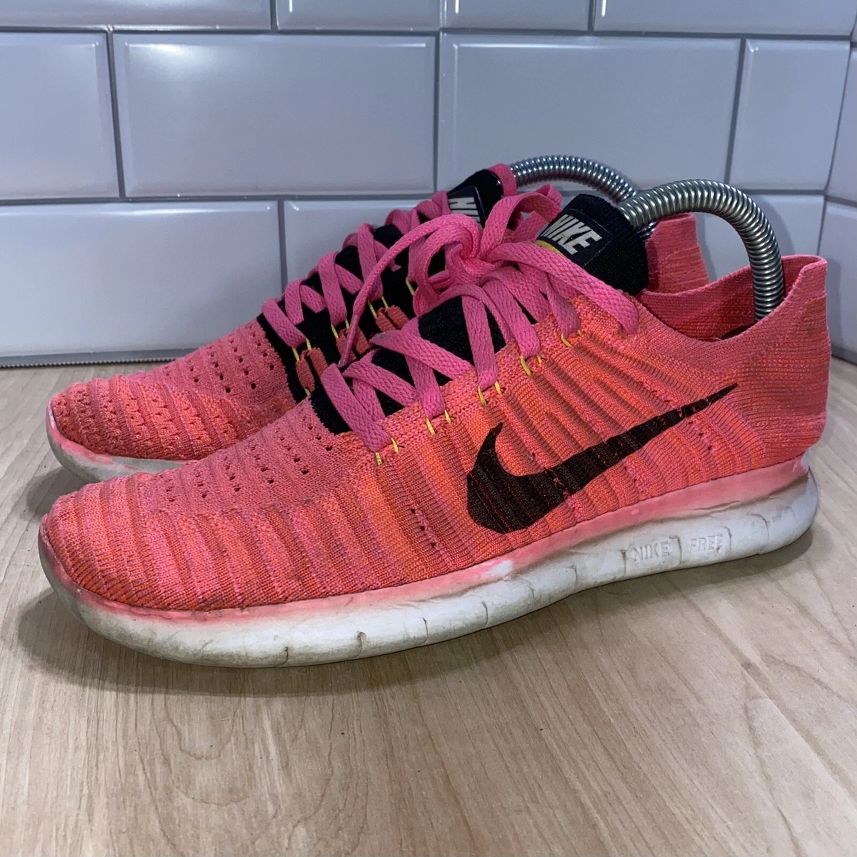 Nike free rn flyknit pink cheap