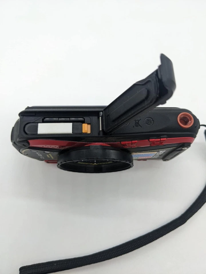 Pentax Optio WG-10 Waterproof 14MP Digital Camera Red + SD Card, Charger, & Case - Image 2 of 4
