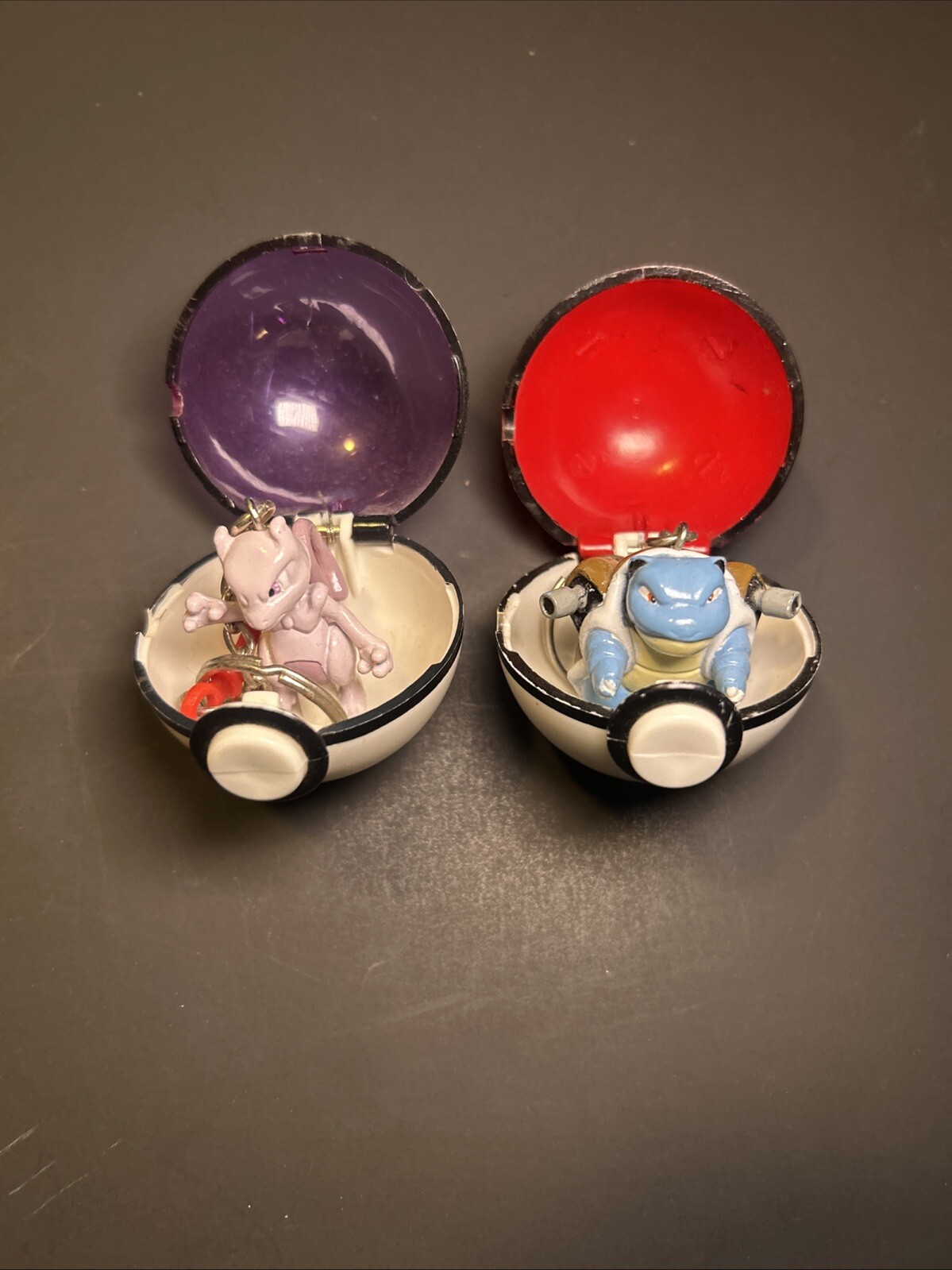 Vintage Pokemon MEWTWO Catch & Release Pokeball Keychain 1999 Basic Fun #150